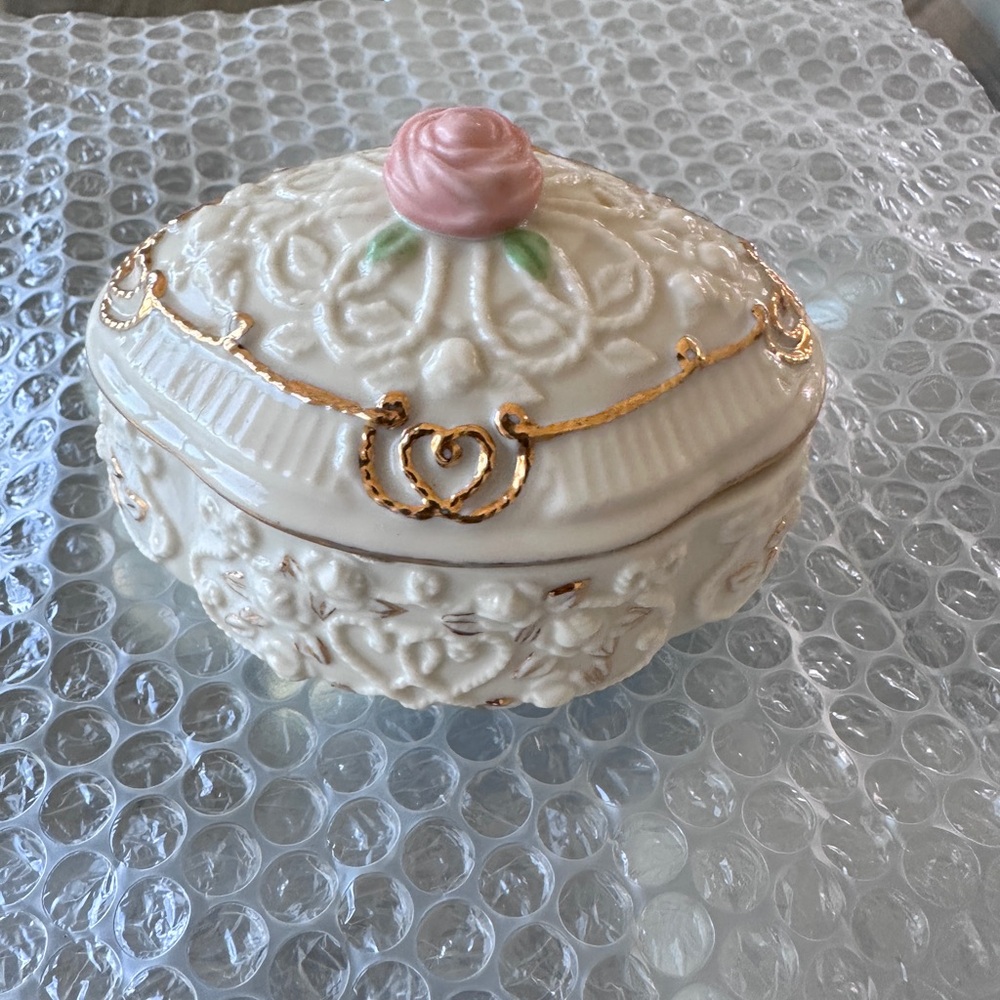Lenox Porcelain Decorative Music Box with Pink Rose